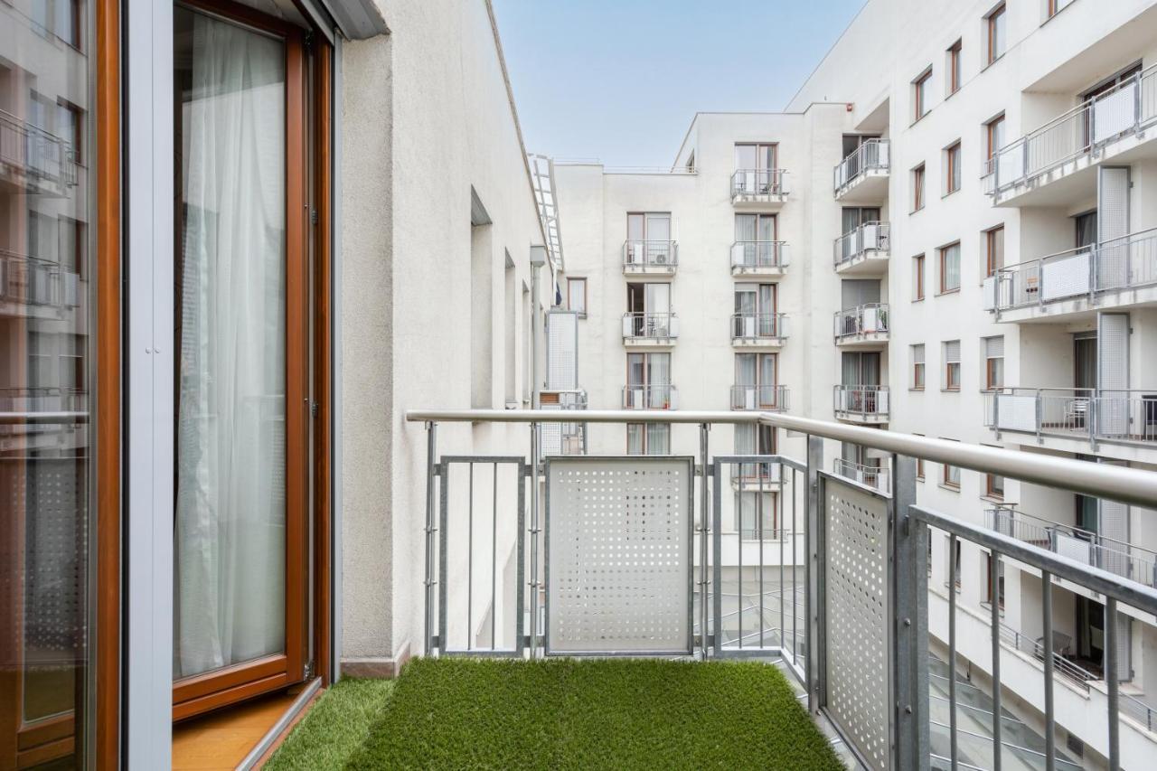 Penthouse Three Bedrooms, Three Balconies Apartment With Free Parking In Kiraly Street Budapest Bagian luar foto
