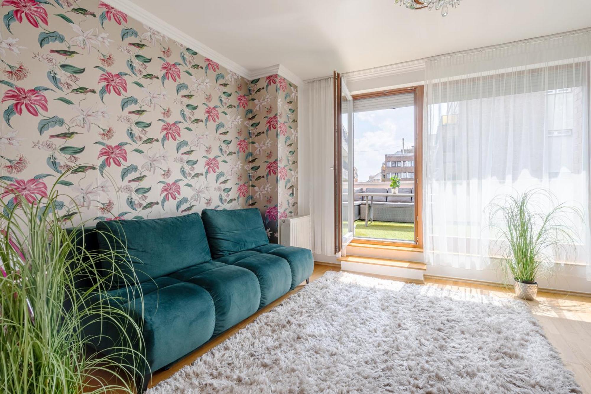 Penthouse Three Bedrooms, Three Balconies Apartment With Free Parking In Kiraly Street Budapest Bagian luar foto